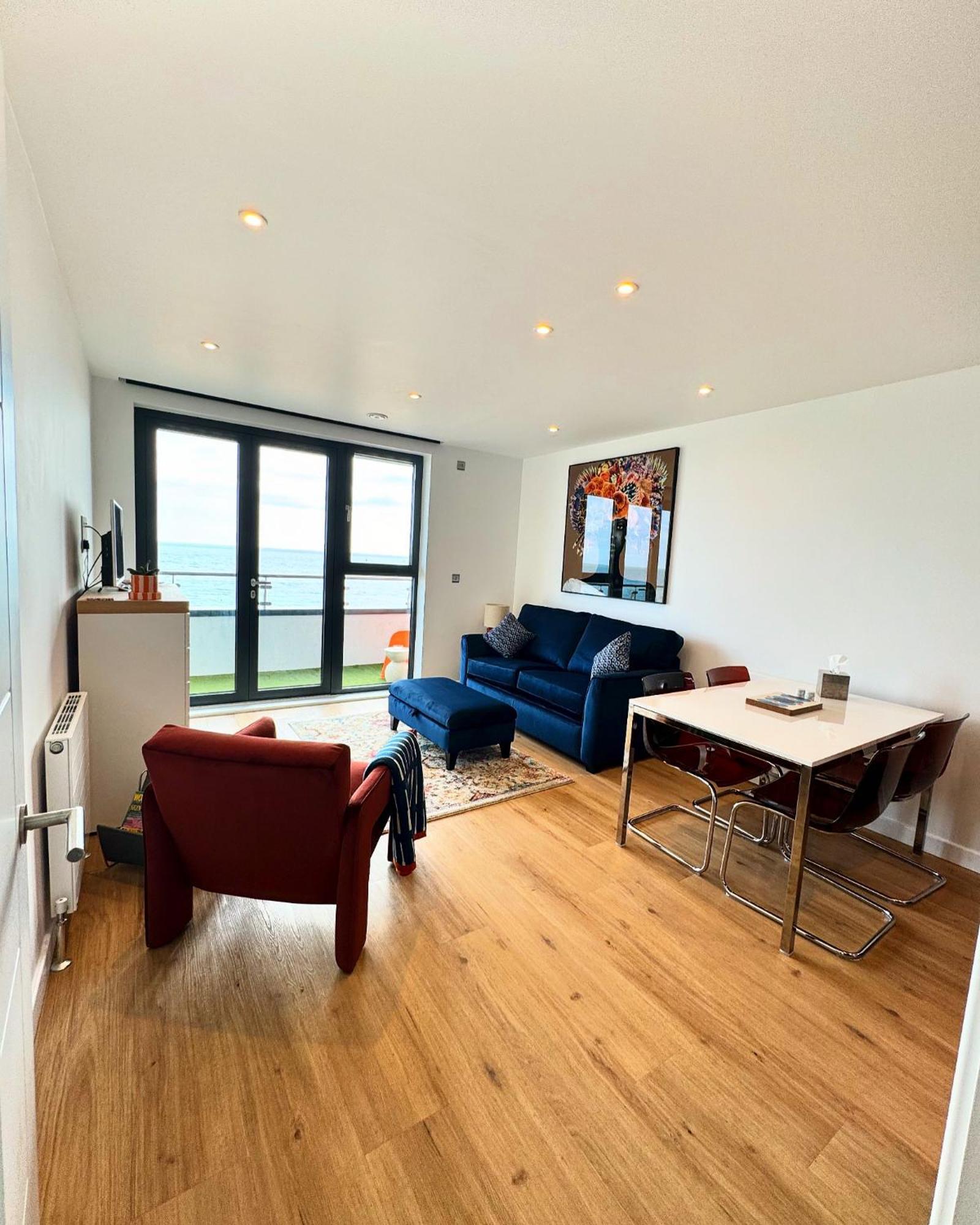 Stunning Beach Front Apartment With Sea Views, Free Parking & Balcony Рамсгейт Екстериор снимка